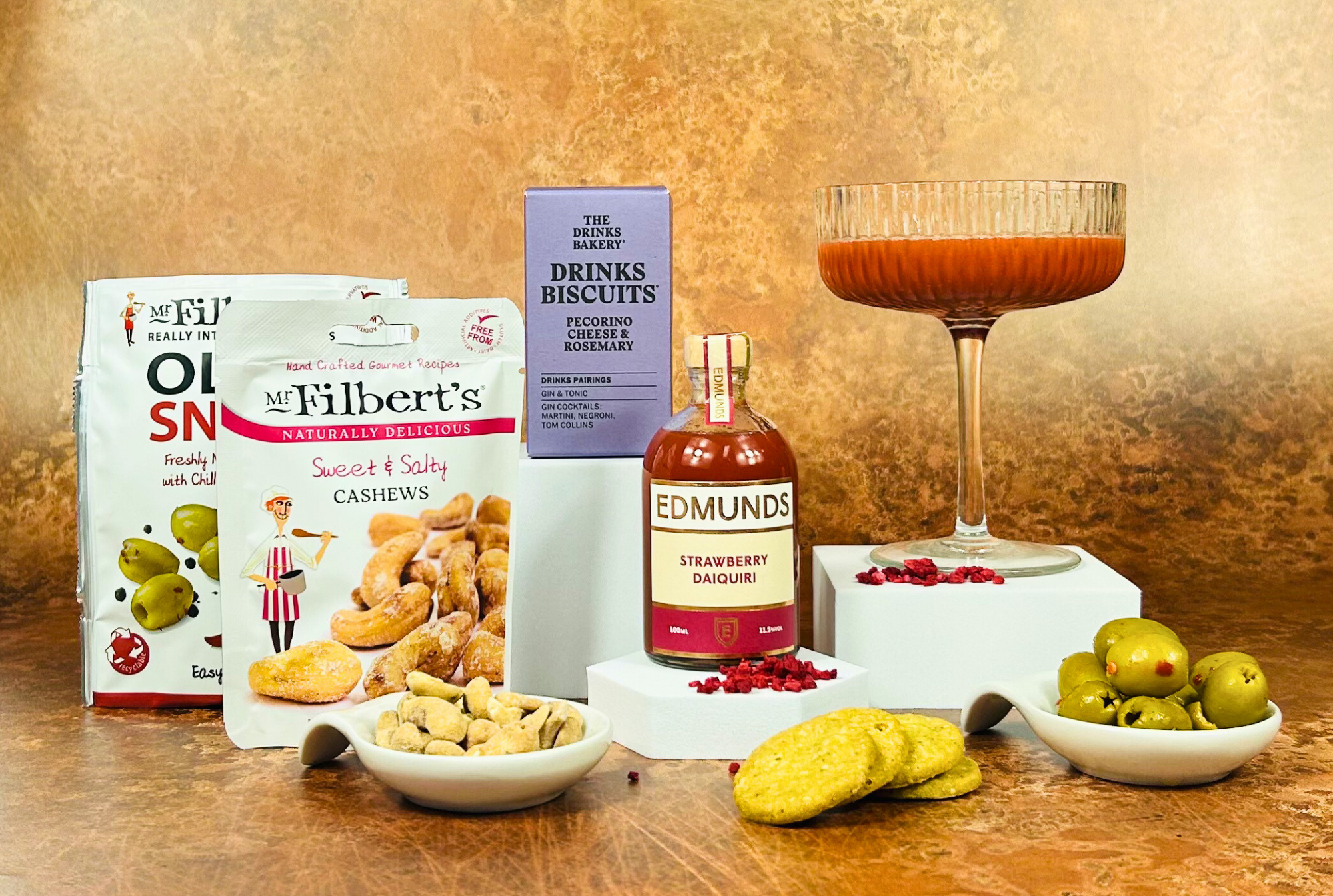 Strawberry Daiquiri Cocktail Hamper - nibula