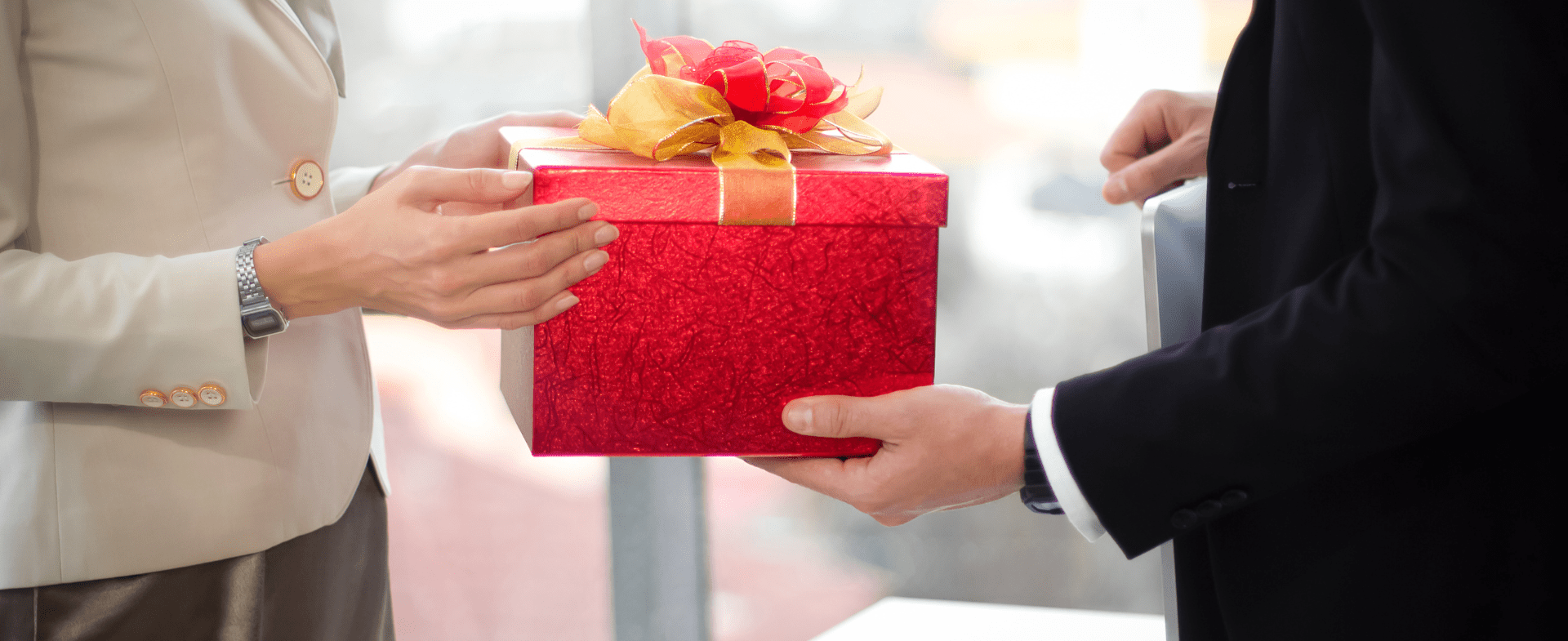 Gift Ideas for Employees for Christmas: How to Make Your Team Feel Genuinely Valued - nibula