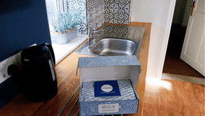 How to Get Good Hotel & Airbnb Reviews: Delight Guests with a Welcome Pack