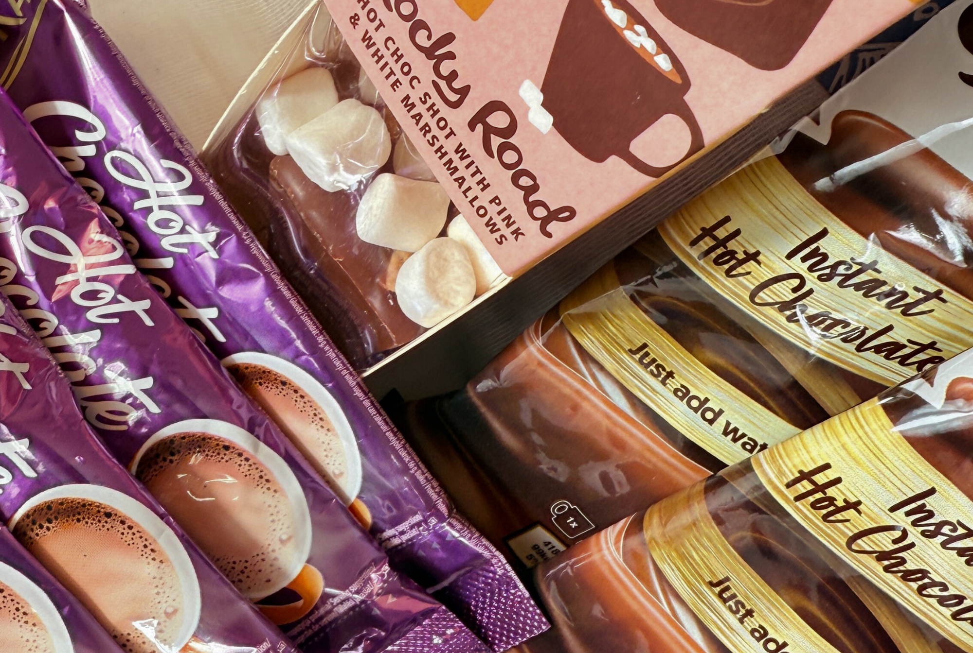 Hot Chocolate and Marshmallow - nibula